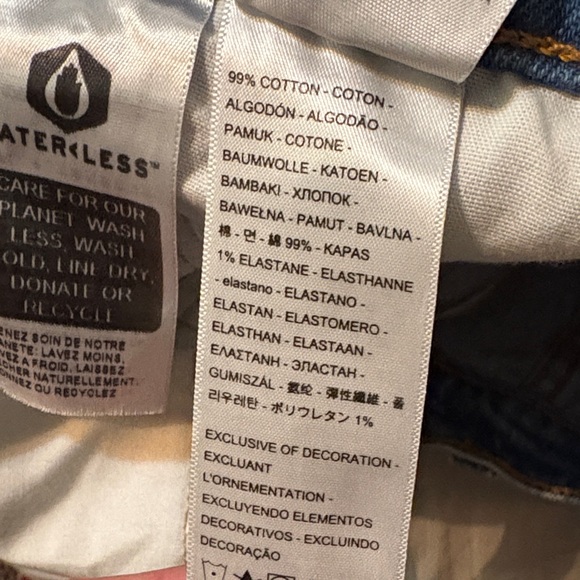 2/$10
Levi’s jeans shorts distressed High Rise 501  EUC button fly size 28 - Picture 7 of 11